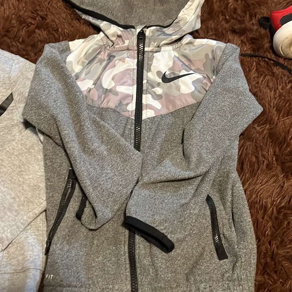 Toddler boys Nike hoodie and jacket - Picture 3 of 5